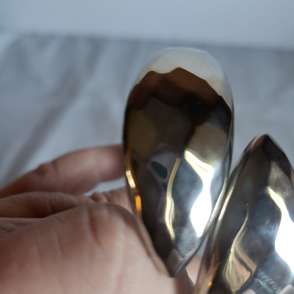 Silver Tone Diamond-Textured Hinged Double Cuff Bracelet 2.6 in Diameter Overlap - Picture 3 of 6